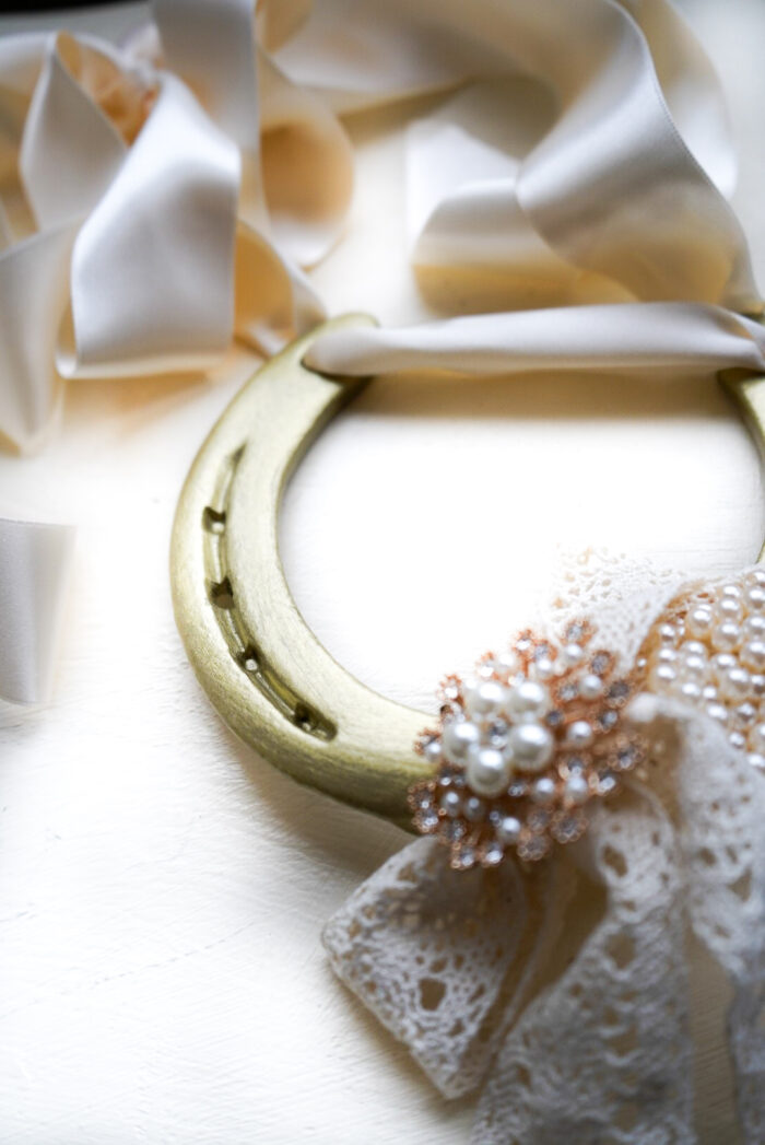 Classic Gold Wedding Horse Shoe - Image 2