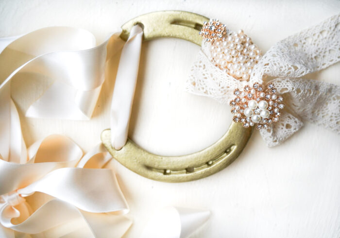 Classic Gold Wedding Horse Shoe - Image 3