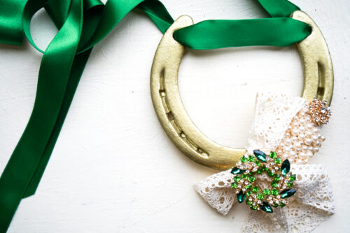 Emerald Wedding Horse shoe