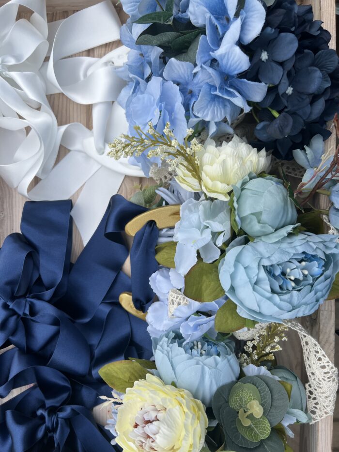 Wedding Bouquets for the bride on a traditional irish horse shoe - Image 24