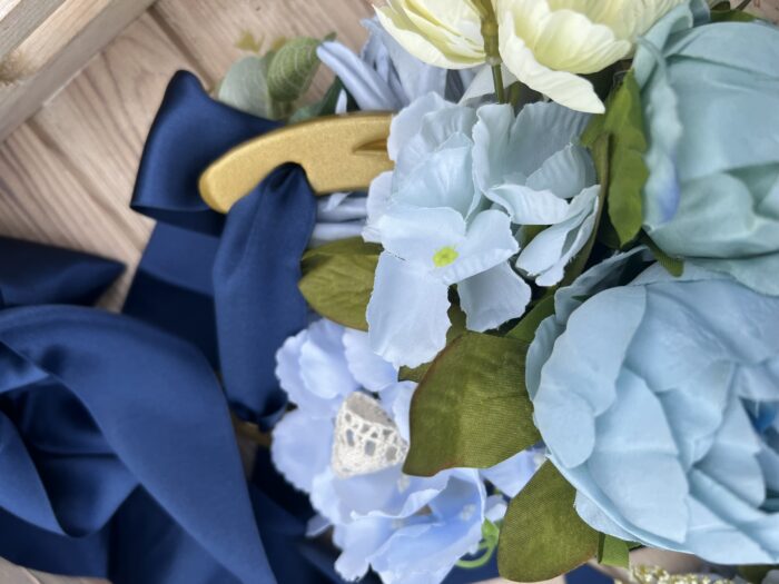Wedding Bouquets for the bride on a traditional irish horse shoe - Image 22