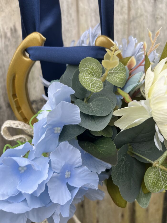 Wedding Bouquets for the bride on a traditional irish horse shoe - Image 13