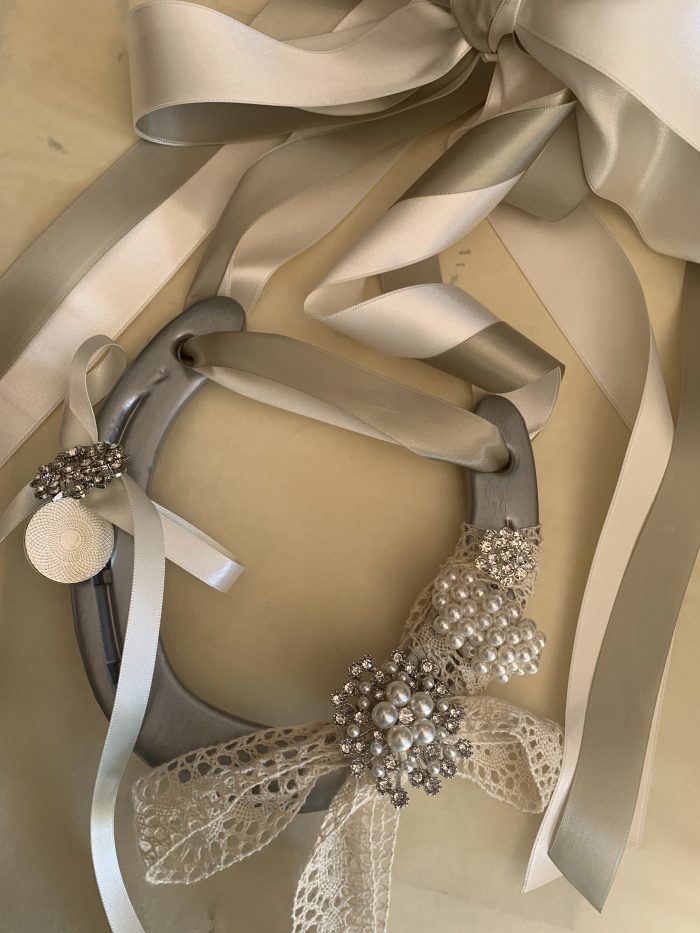Traditional Silver Horse Shoe Wedding gifts - Image 3