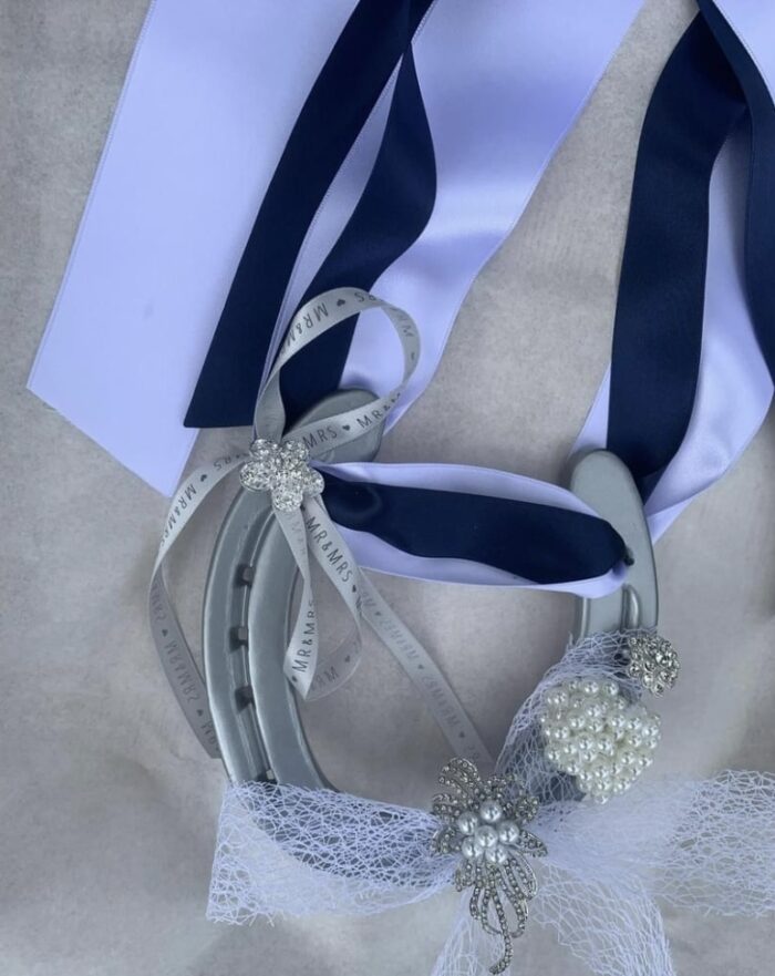 Traditional Silver Horse Shoe Wedding gifts - Image 4