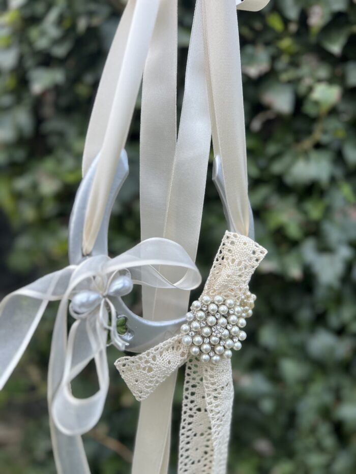 Traditional Silver Horse Shoe Wedding gifts - Image 7