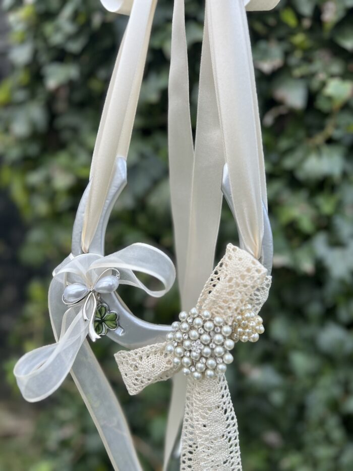 Traditional Silver Horse Shoe Wedding gifts - Image 9