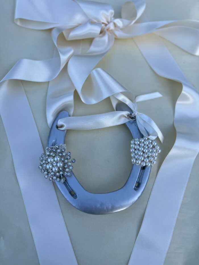 Wedding horse shoes, irish  wedding traditions - Image 6