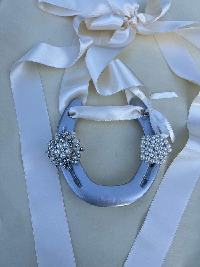 Wedding horse shoes, irish  wedding traditions - Image 8