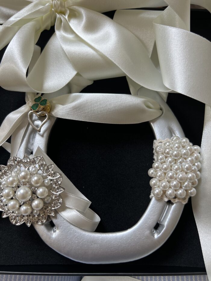 Wedding horse shoes, irish  wedding traditions - Image 5