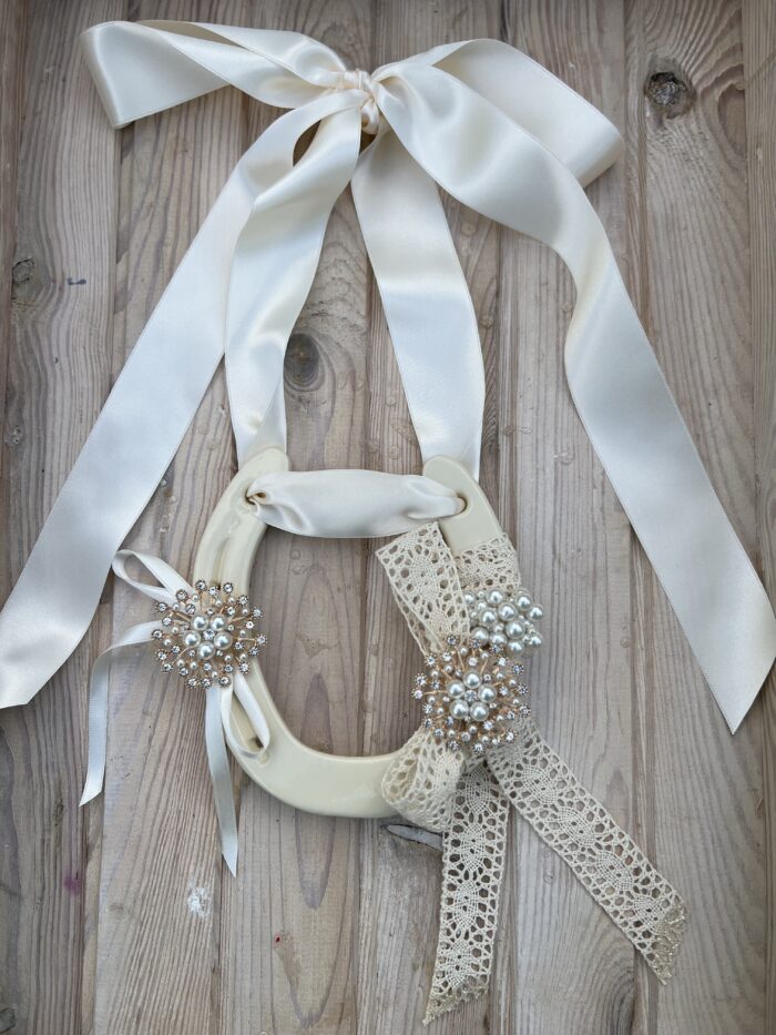 Traditional wedding horse shoe gifts - Image 5