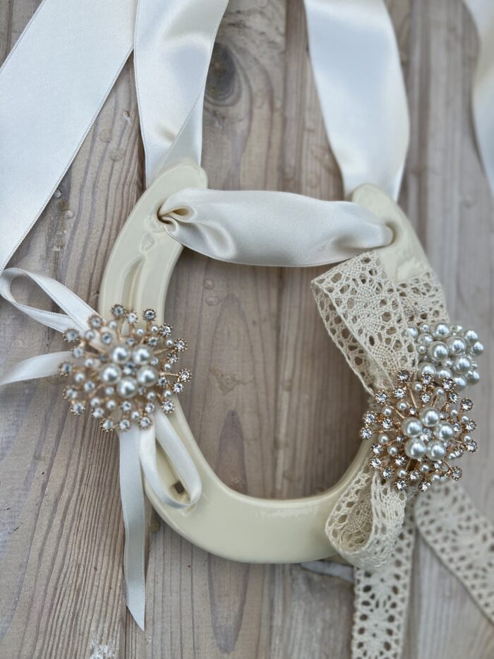 Traditional wedding horse shoe gifts