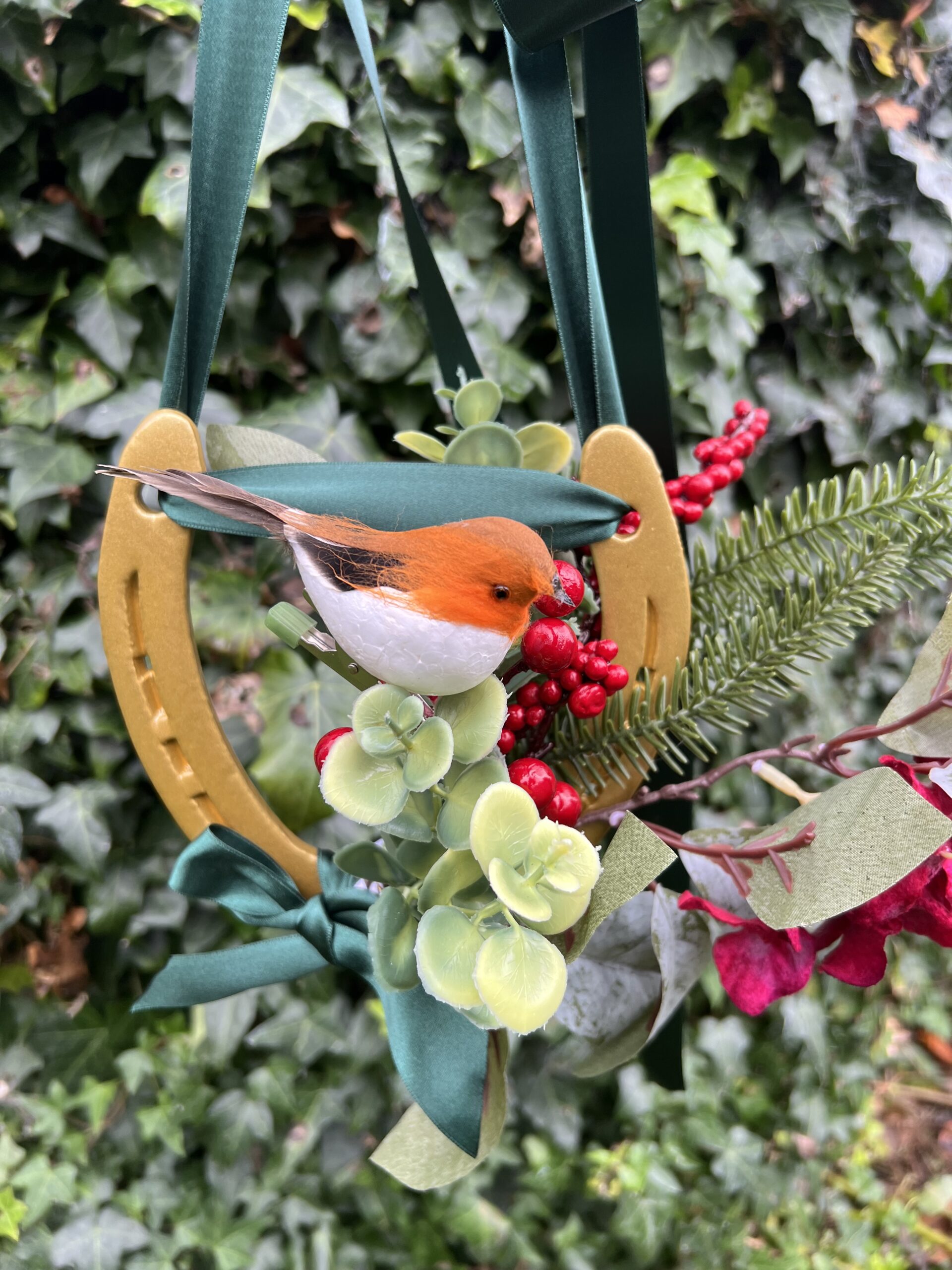 Hand created horse shoe with Robin and foliage - Image 3