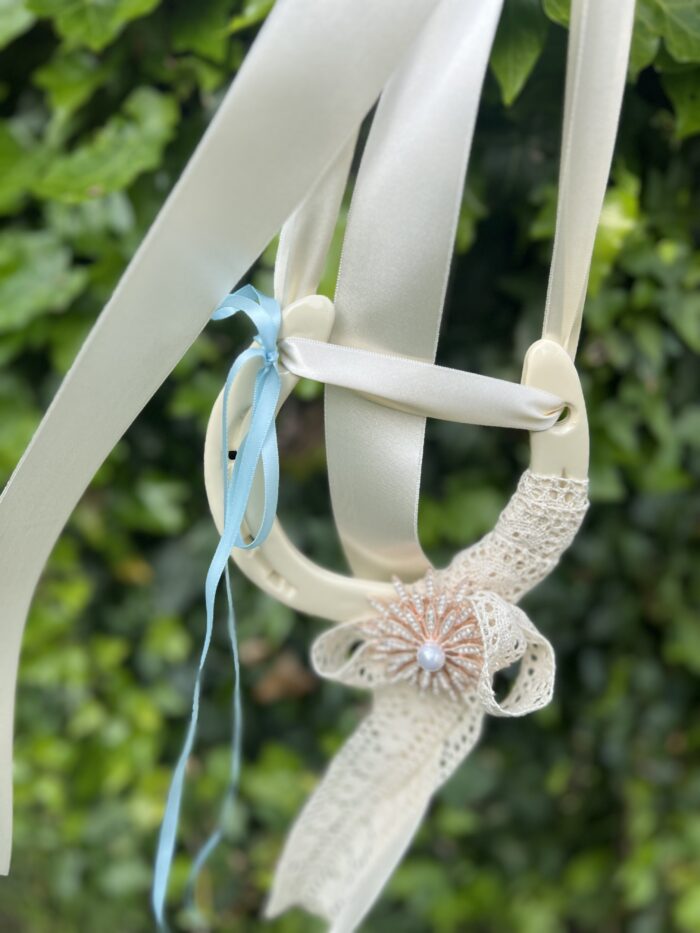 Wedding horse shoe with lace and sparkle - Image 4