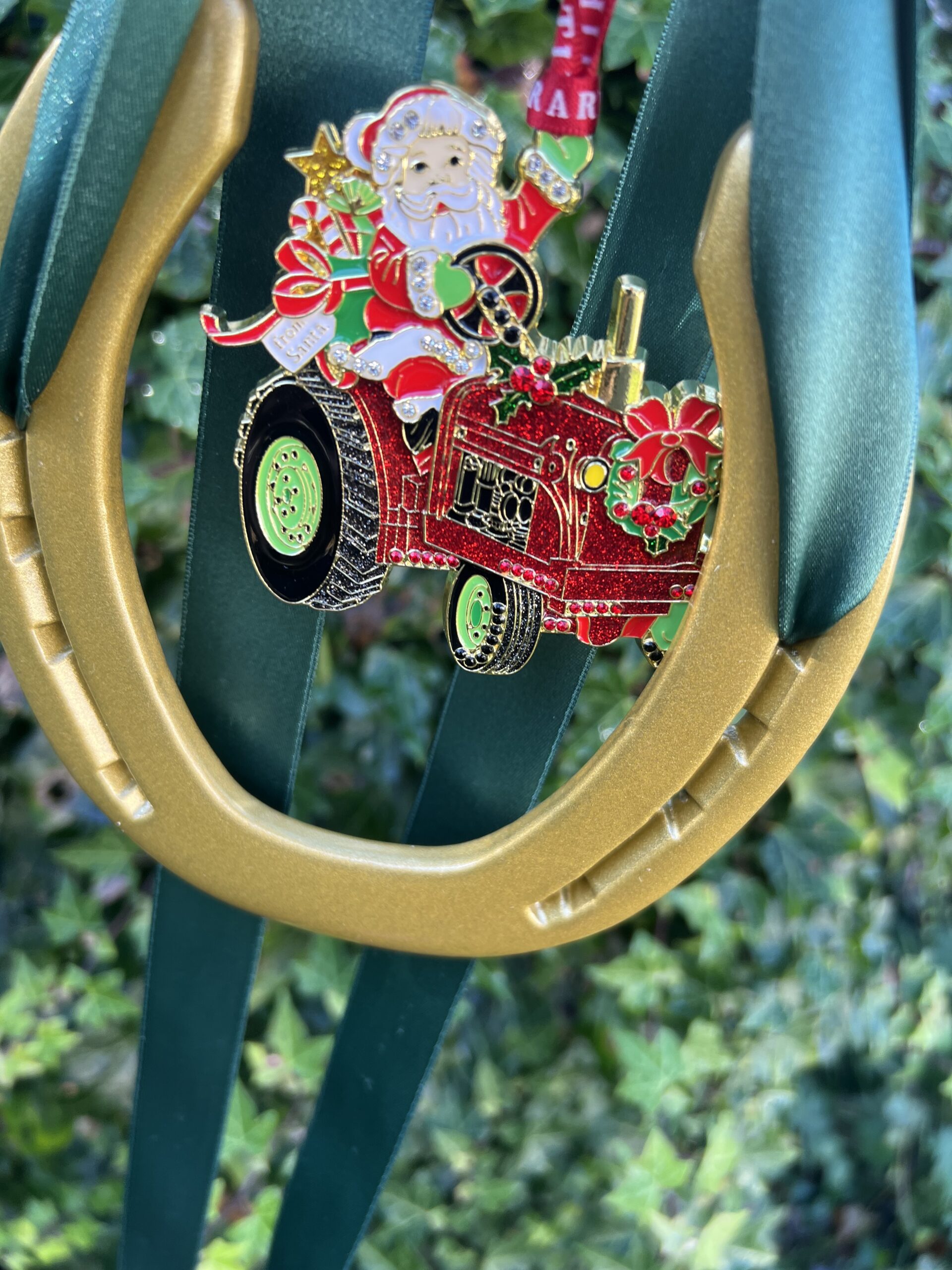Santa on a tractor Horse Shoe gift - Image 7