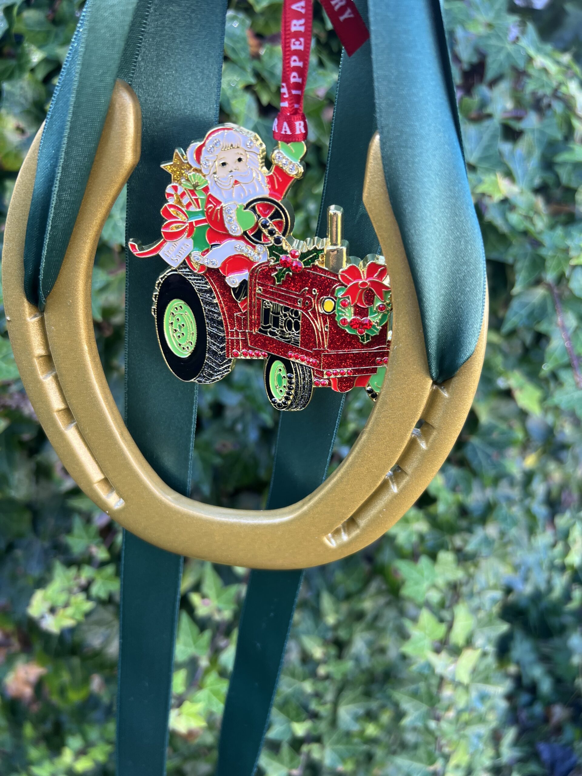 Santa on a tractor Horse Shoe gift - Image 9