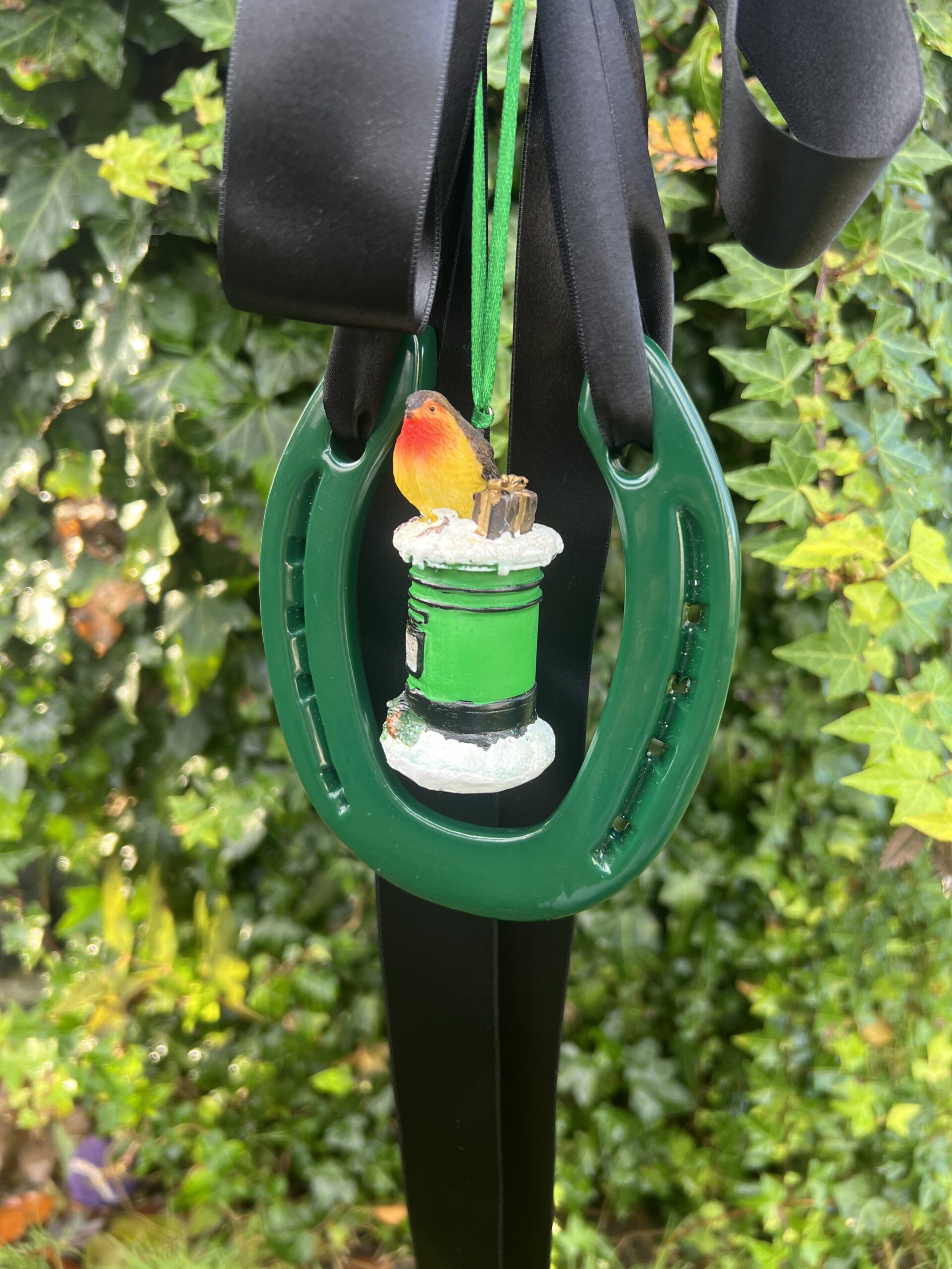 Green Post box with Robin and irish horse shoe - Image 3